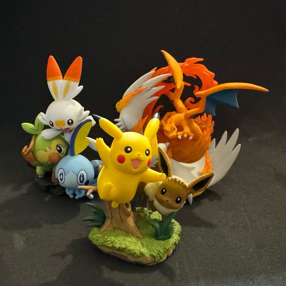 Pokemon Figures (set of 3) - Picture 1 of 4